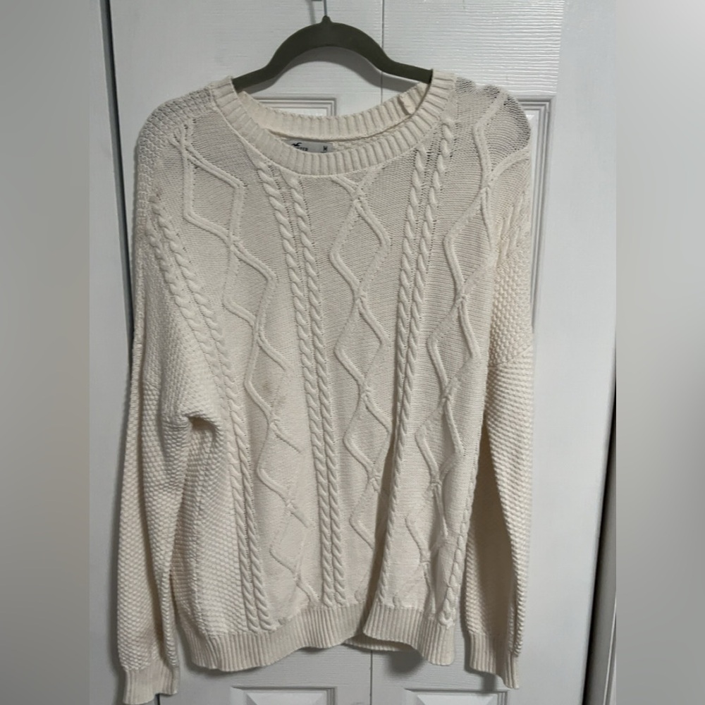 Hollister Cream Cable Knit Sweater